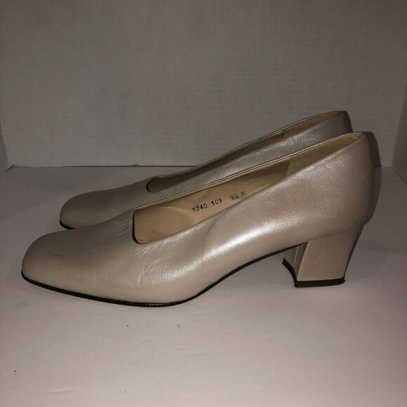 Enzo Angiolini Womens Size 9.5 Champagne Slip On Soft Leather Chunky Heels Pumps - Picture 6 of 9